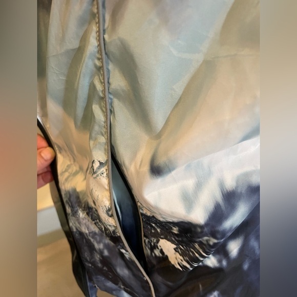 Superdry Sport Windbreaker with Hood - Picture 5 of 8